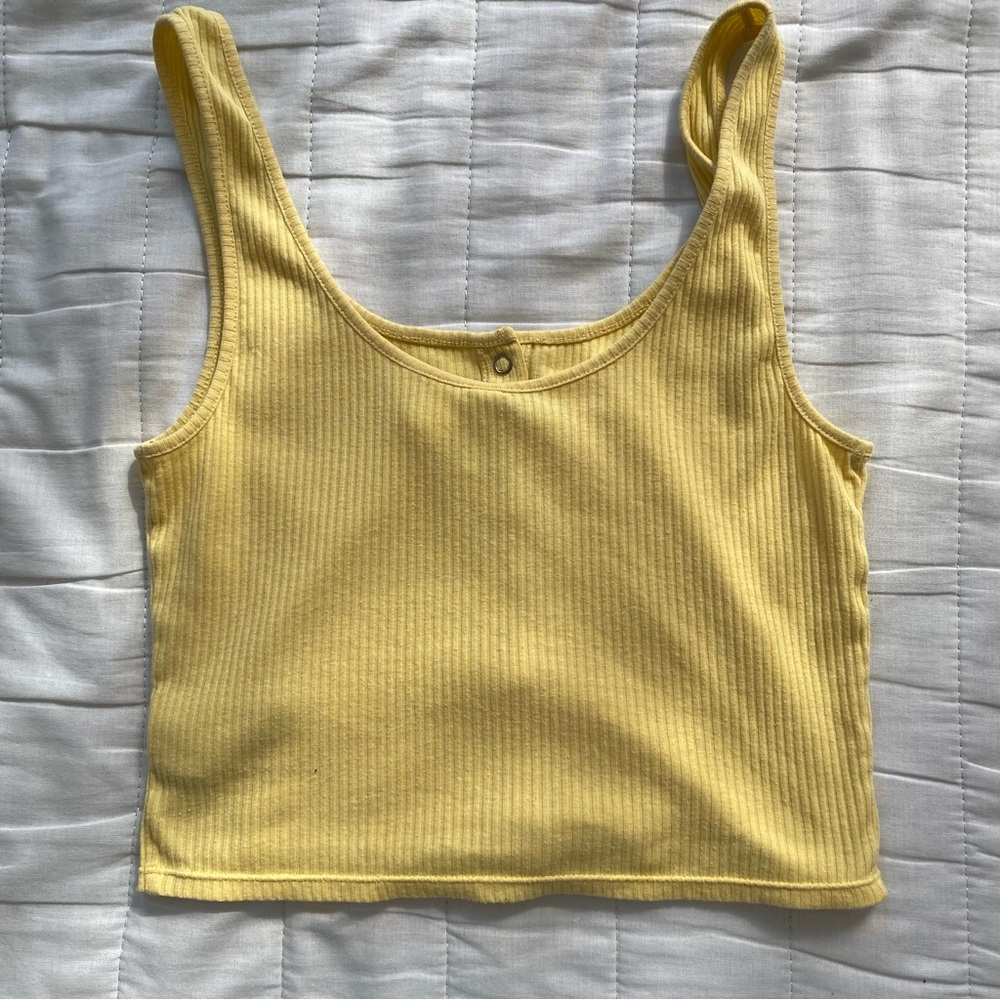 Yellow Ribbed Button-Front Tank Top - Picture 2 of 8